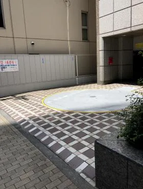 デイリーフーズビルの外観