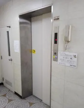 外堀通ビルの外観