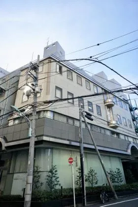 新井ビルの外観