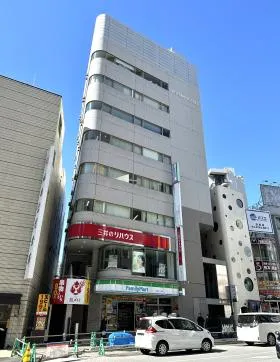 青山KYビルの外観