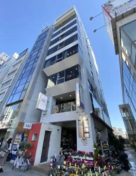 青山パティオビルの外観