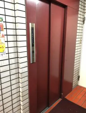 西野ビルの外観