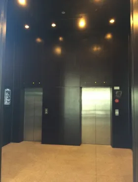 草月会館の外観