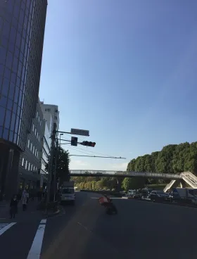 草月会館の外観