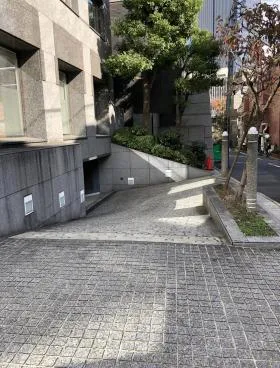 赤坂霞山ビルの外観