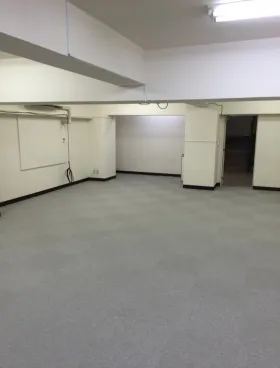 岩尾ビルの外観