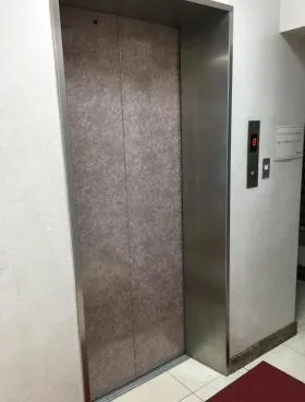 東新橋ビルの外観