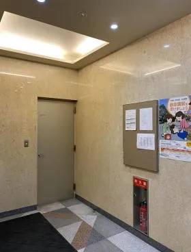 COSMICビルの外観