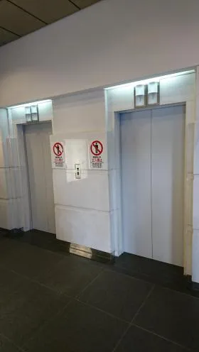 近鉄銀座中央通り(旧TH銀座)ビルの外観