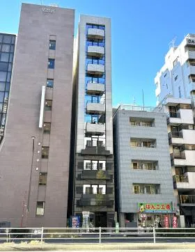 コスモタワービルの外観