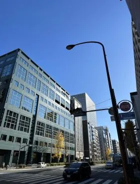 コスモタワービルの外観