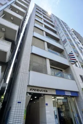 芝アビタシオンビルの外観