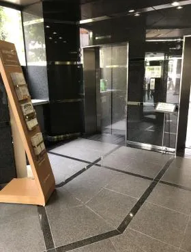 I・Sリバーサイドビルの外観