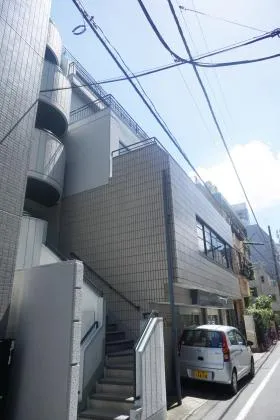 KYビルの外観