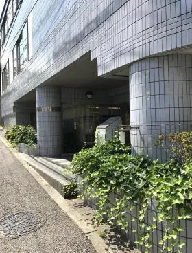 デリス三田ビルの外観
