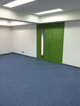 UF5ビルの外観