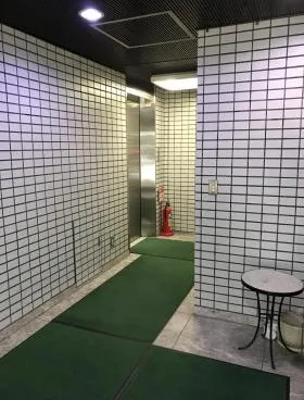 三輪ビルの外観