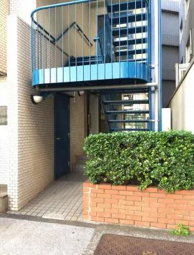 東化ビルの外観