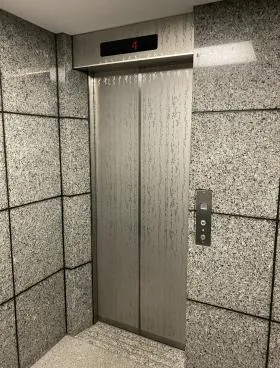 KTTビルの外観