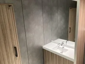 KTTビルの外観
