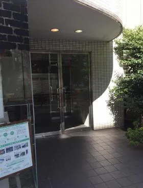 芝ワカマツビルの外観