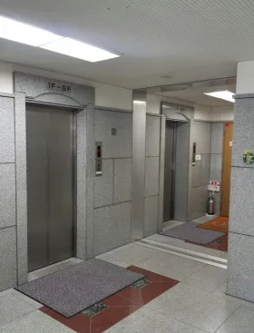 サンロータスビルの外観