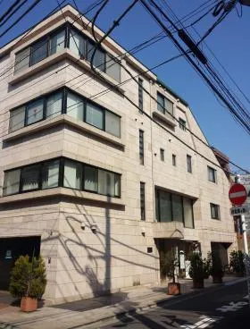 アヴァン南青山ビルの外観