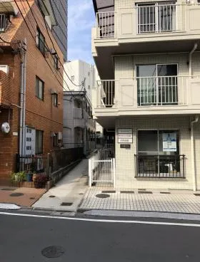 八幡ビルの外観