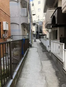 八幡ビルの外観