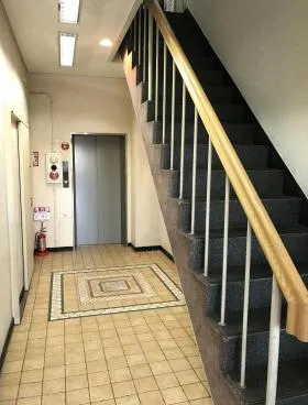 セピア絵画館ビルの外観