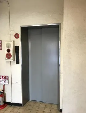 セピア絵画館ビルの外観