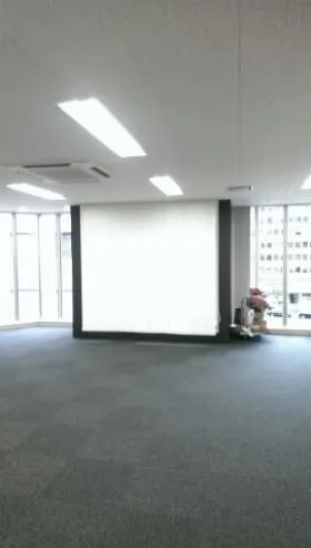 WAY TOWERSビルの外観