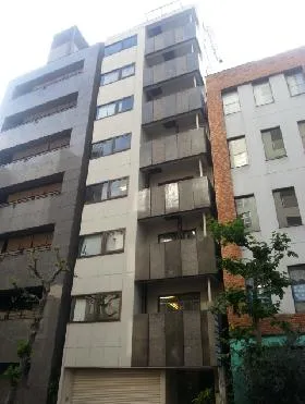 亀井橋ビルの外観