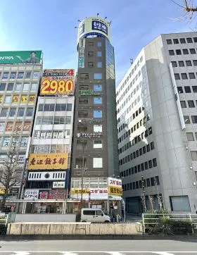 ラウンドクロス西新宿ビルの外観