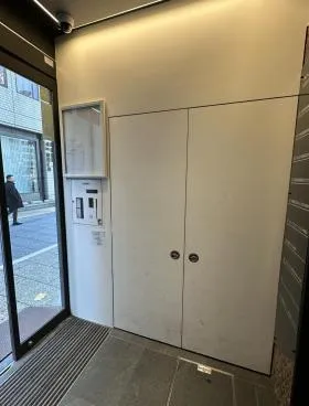 ラウンドクロス西新宿ビルの外観