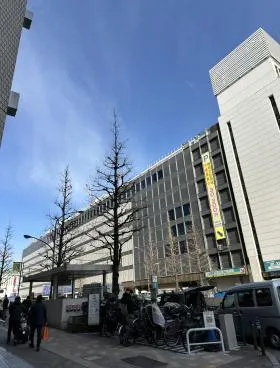 ラウンドクロス西新宿ビルの外観