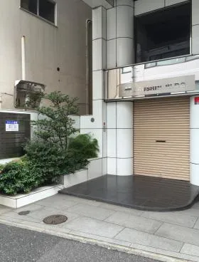 MARUSHINビルの外観