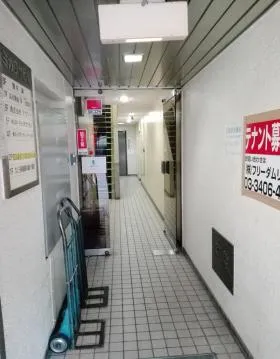 ミカワヤビルの外観