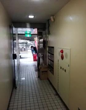 ミカワヤビルの外観