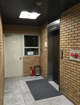 淡路町駅前ビルの外観