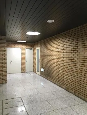淡路町駅前ビルの外観