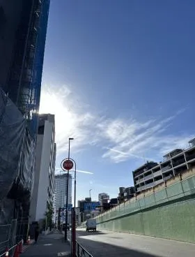 渋谷神泉マークビルの外観