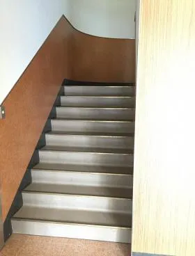 三神ビルの外観