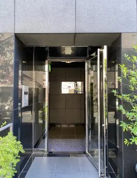 O&K南青山の外観