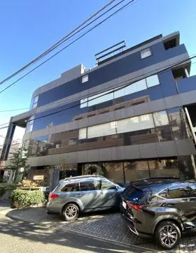 O&K南青山の外観