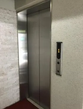 キャトルセゾン麹町ビルの外観