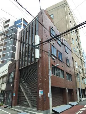秋山ビルの外観