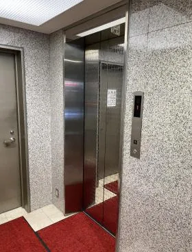 第1長谷川ビルの外観