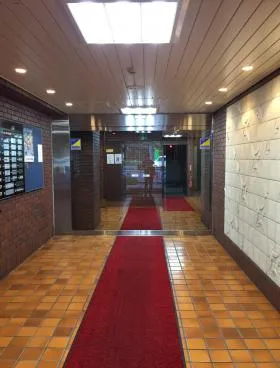 KIビルの外観