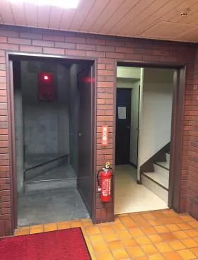 KIビルの外観